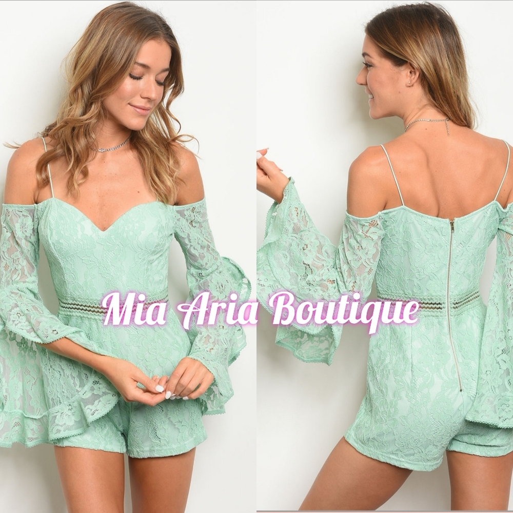 💋RESTOCKED Lace Bell Sleeve Romper